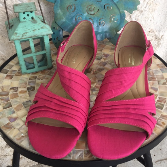 Naturalizer Shoes - Naturalizer hot pink wrap around flats